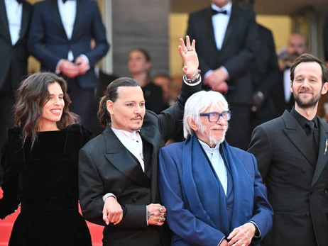Джонни Депп впервые за 12 лет вышел на красную дорожку Каннского кинофестиваля