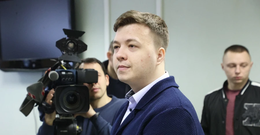 Лукашенко помиловал бывшего редактора телеграм-канала NEXTA Романа Протасевича