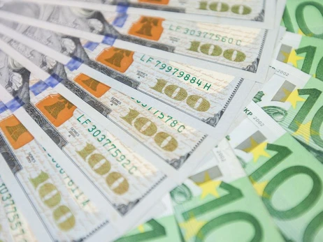 Курс валют на 23 мая: сколько стоят доллар, евро и злотый