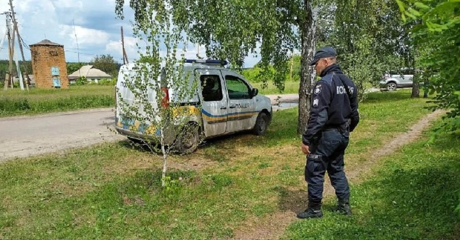 На Харьковщине третьи сутки разыскивают двухлетнюю девочку