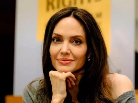 Анджеліна Джолі закликала допомагати українським активістам та волонтерам