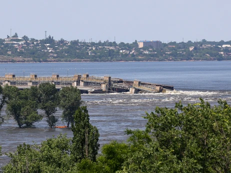 Россияне отвели свои позиции на 5-15 км после подрыва Каховской ГЭС