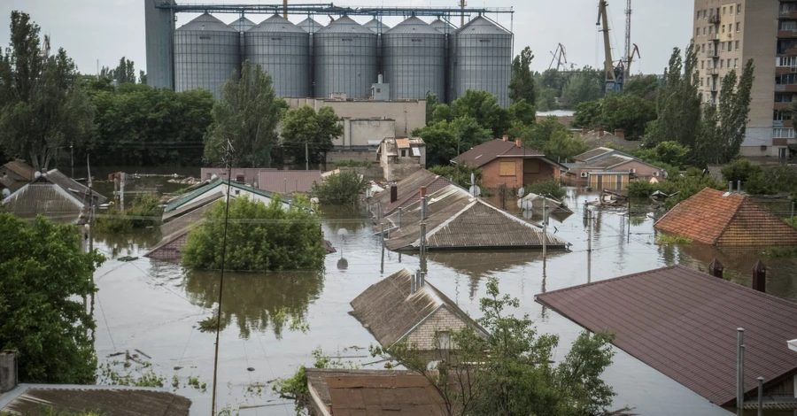 В Херсонской области, затопленной после подрыва Каховской ГЭС, за ночь вода упала на 20 см