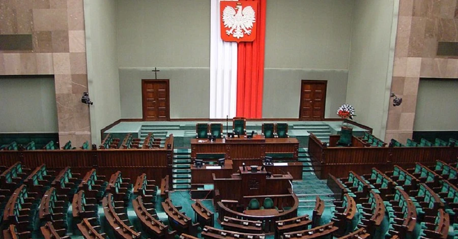 Польша приняла резолюцию о Волынской трагедии, которая включает в себя признание вины Украиной