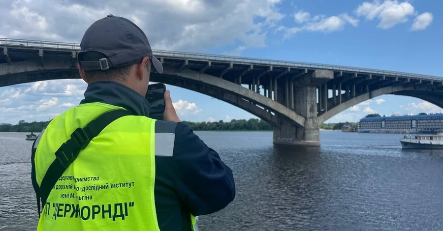 В Киеве проверили мосты Патона и Метро - сооружения в аварийном состоянии
