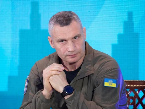 Кличко рассказал, зачем в Киеве перекладывают брусчатку во время войны