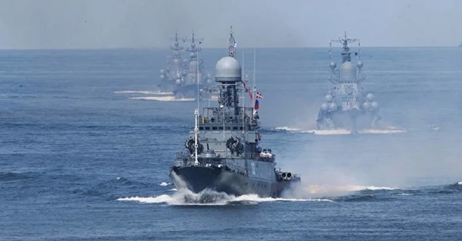 РФ вывела в Черное море 15 кораблей, возможны провокации