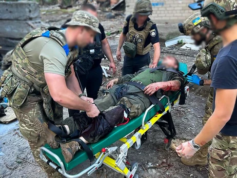 В результате авиаудара по Орехову погиб полицейский и 12 человек ранены (обновлено)