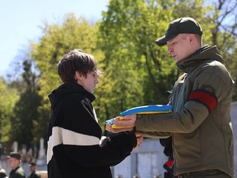 У Львові діти, батьки яких загинули на війні, отримуватимуть від міста 50 тисяч гривень