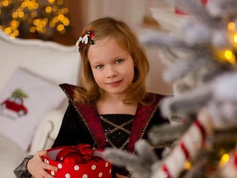 У Чернігові попрощалися з 6-річною Софійкою, яка загинула під час ракетного удару