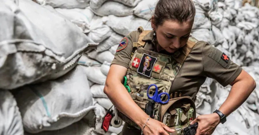 Ждите повестку или идите сами: 12 вопросов о воинском учете для женщин-медиков