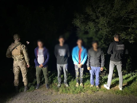 За выходные почти 60 мужчин пытались бежать за границу в Закарпатье