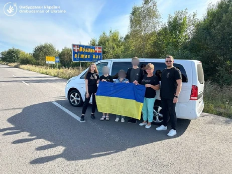 На подконтрольную Украине территорию удалось вернуть еще троих детей