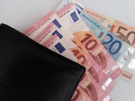 Курс валют на 15 вересня: скільки коштують долар, євро та злотий