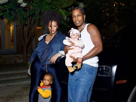 Рианна и A$AP Rocky впервые покзаали фото младшего сына