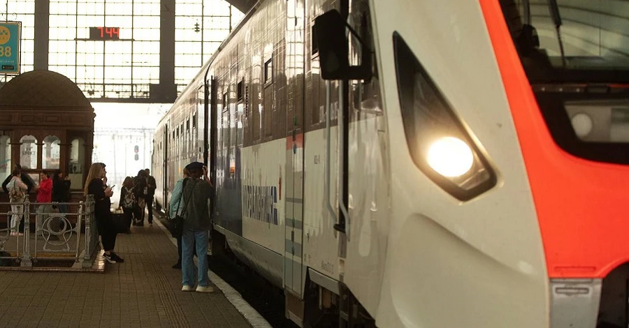 После 18 лет перерыва из Львова в Варшаву отправился первый поезд