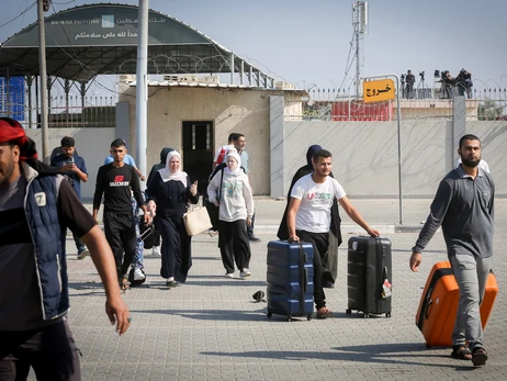 Из сектора Газа в Египет выехали первые иностранцы