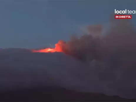 На Сицилии произошло извержение самого высокого действующего вулкана в Европе 