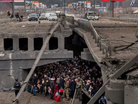 В Ирпене открыли новый мост вместо подорванного, по которому во время оккупации эвакуировались люди