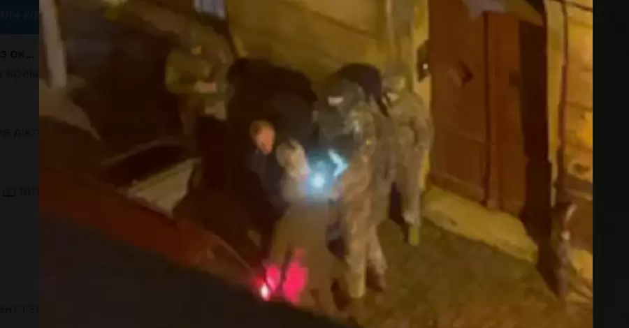 Во Львове военные затолкали мужчину в машину и оскорбили его жену