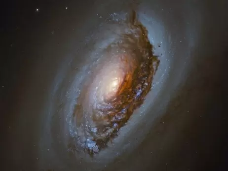 Телескоп Хаббл сделал снимок галактики, которая находится в 17 млн световых лет от Земли