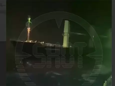 Во время шторма в Керченском проливе столкнулись три российских судна
