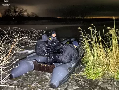 На Киевщине под льдом нашли тело мальчика, которого искали двое суток (обновлено)