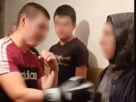Во Львовской области старшекурсники боксерскими перчатками поочередно избивали первокурсников
