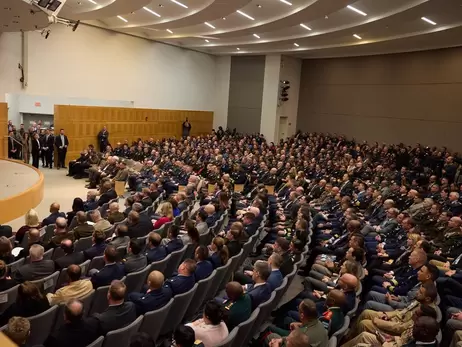 Зеленский начал визит в США с выступления перед американскими военными