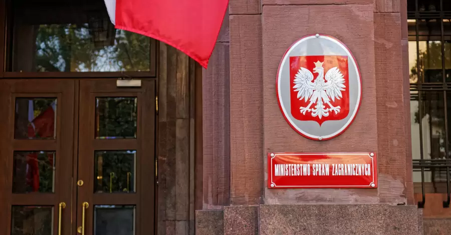 Польша требует от России объяснений, почему на ее территорию залетела ракета