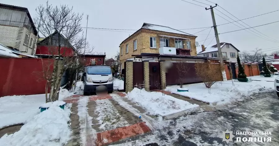 На Київщині в будинку знайшли мертвою цілу сім'ю