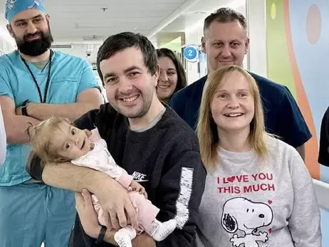 В Україні лікарі провели унікальну трансплантацію печінки 9-місячній дівчинці