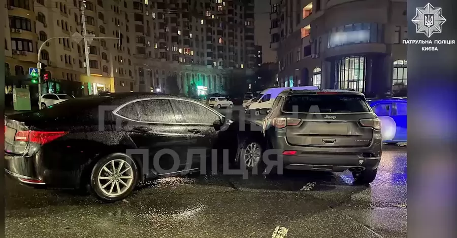 В Киеве нетрезвая девушка совершила три ДТП с ребенком в авто