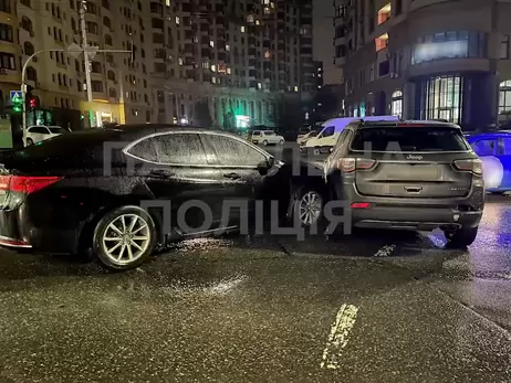 В Киеве нетрезвая девушка совершила три ДТП с ребенком в авто