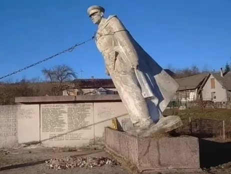 Львовская область стала первой в Украине, избавившейся от советских памятников