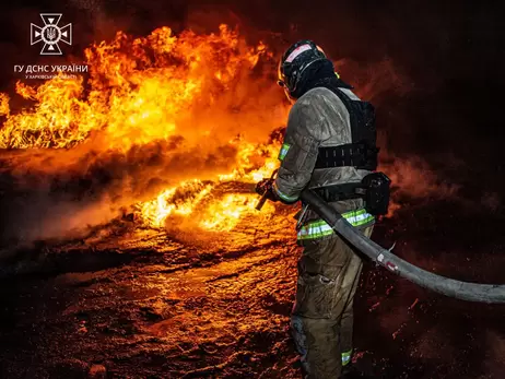 Понад 10 будинків згоріли вщент - у ДСНС розповіли про наслідки удару по Харкову