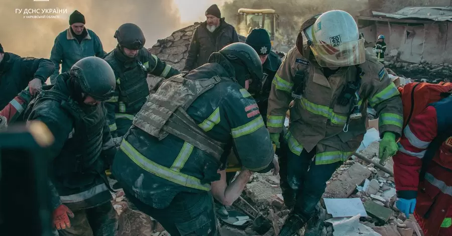 В Купянске завершили разбирать завалы после попадания российских авиабомб, два человека погибли