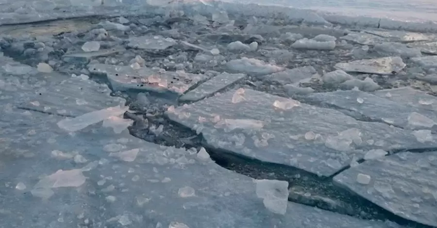 В Польше два украинских подростка провалились под лед, спаси их не удалось 