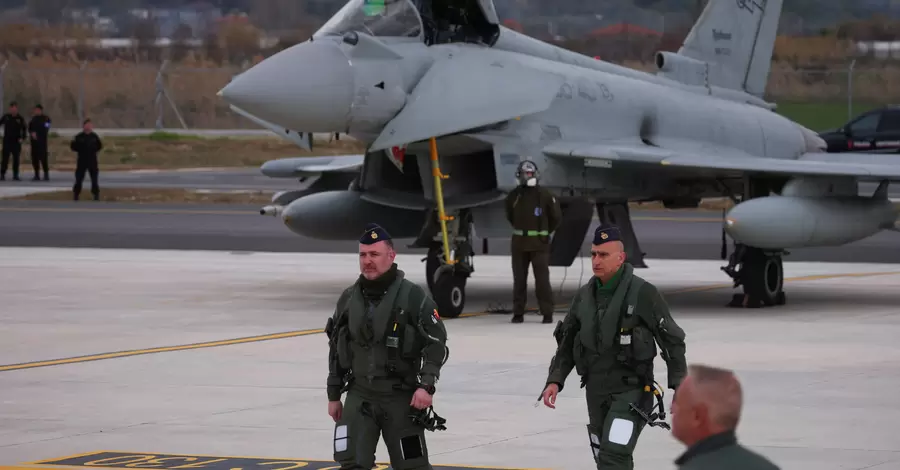 В Албании открыли авиабазу для самолетов НАТО