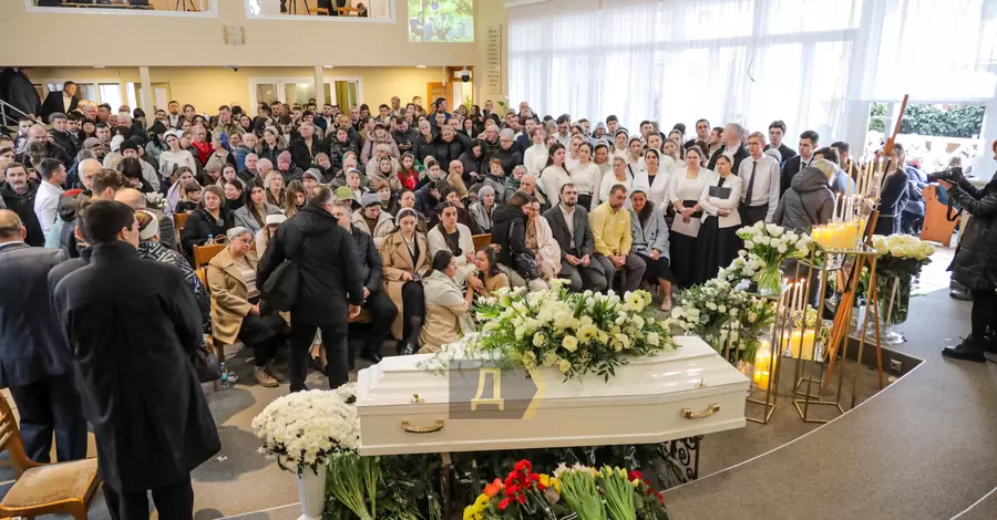 В Одессе попрощались с 4-месячным Тимофеем и его мамой, погибшими в результате атаки РФ 