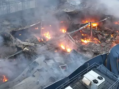 Росіяни артилерією обстріляли торговий центр на Дніпропетровщині, є постраждала