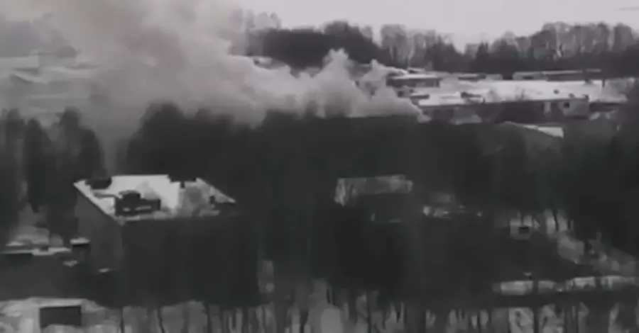У РФ палає танкове училище 