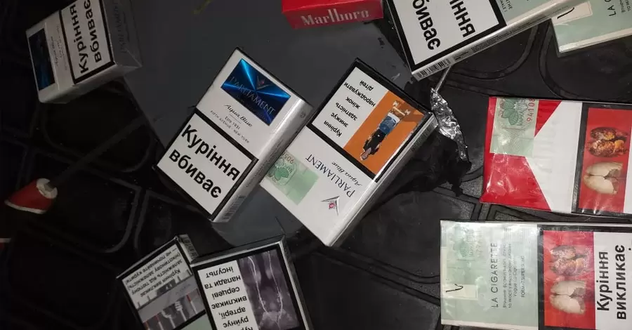 Паління цигарок від «Філіп Моріс» вбиває російськими ракетами, - політолог
