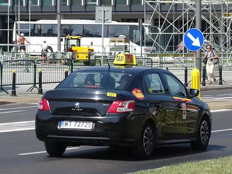 Следами конфликта таксиста и украинки в Варшаве: инструкция по безопасности за границей