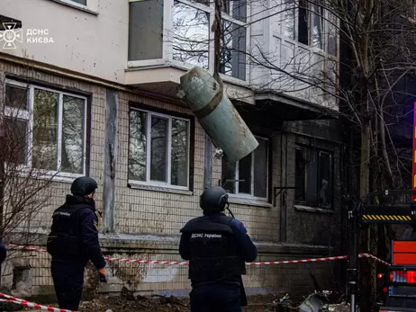 В Киеве уничтожили ракету Х-101, которая упала возле дома во время утренней атаки