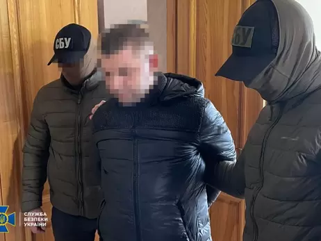 Двох депутатів Сумської облради затримали на хабарі за махінації у медицині