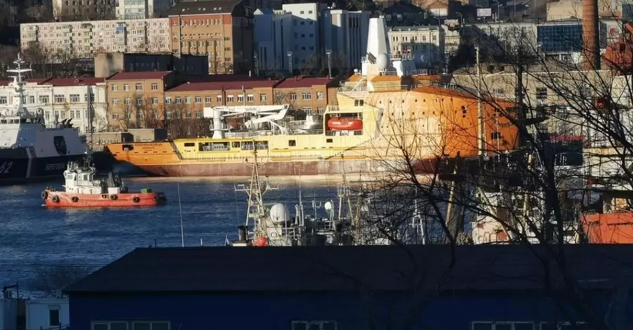 Во Владивостоке горела «гордость России» - корабль 