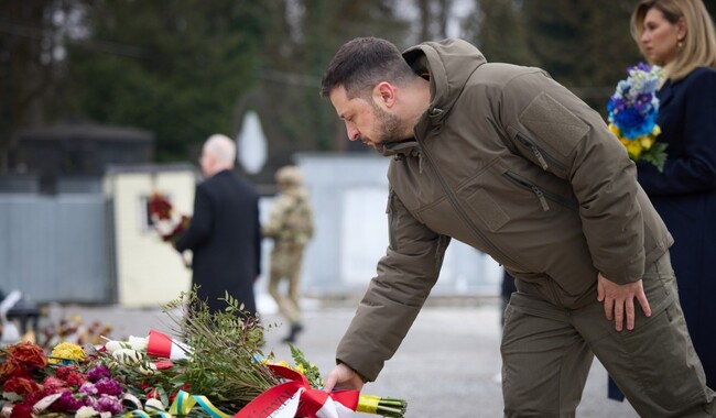 Владимир Зеленский на Лычаковском кладбище. Фото: Офис президента