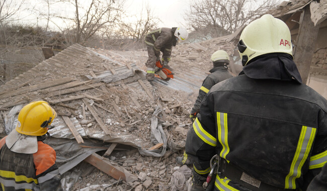 Спасатели разбирали завалы несколько часов. Фото: ГУ ГСЧС во Львовской области